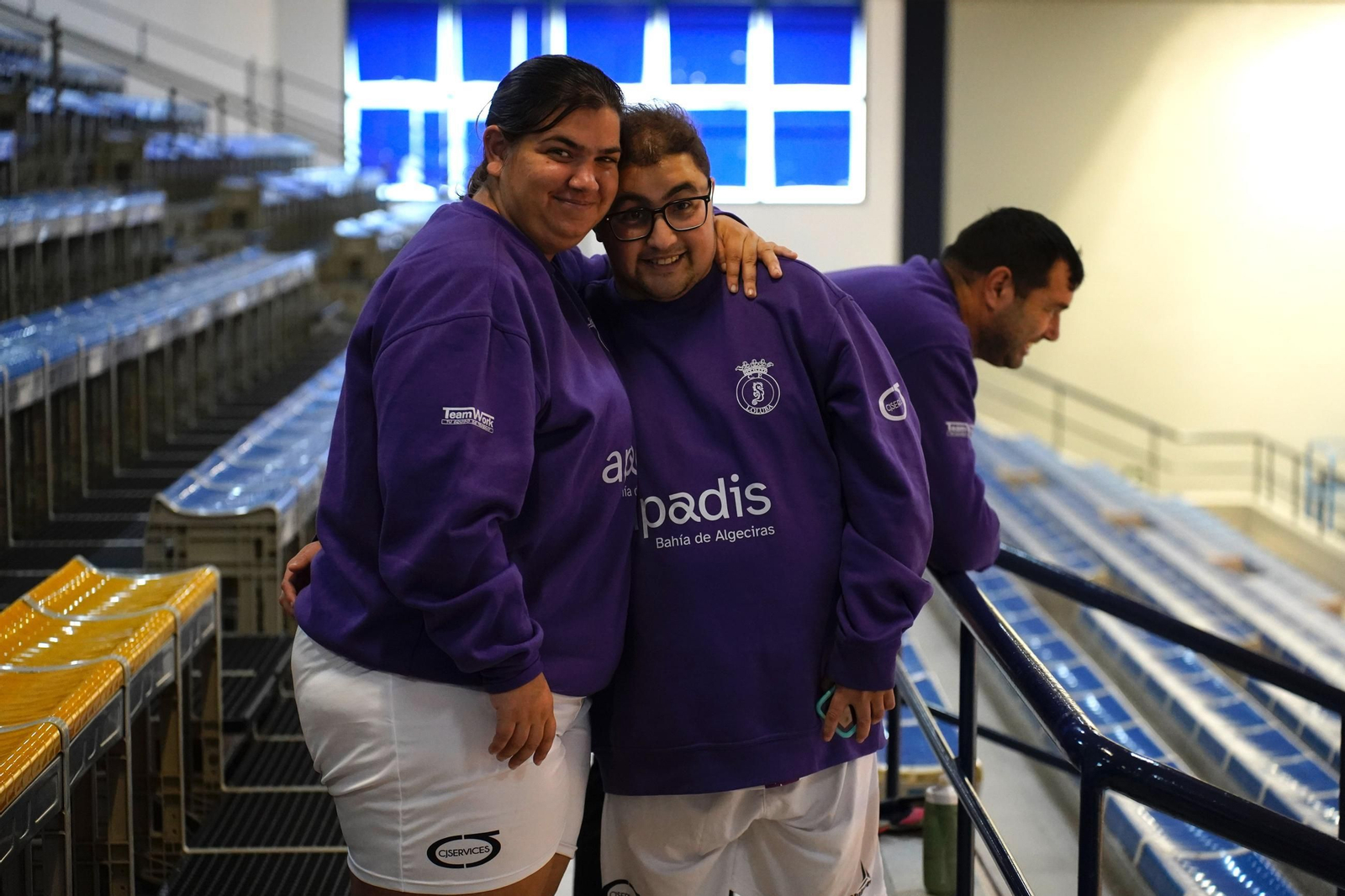 Desde las 9:00 hasta las 12:30. XXIII Torneo de Navidad de Fútbol Sala Apadis-Loluba C.F. para personas con discapacidad intelectual, en el Polideportivo ¿Ciudad de Algeciras-Dr. Juan Carlos Mateo¿. Lo suyo son fotos de grupos, pero también de partidos. Una galería: "Las fotos del XXIII Torneo de Navidad de Fútbol Sala para personas con discapacidad intelectual, en Algeciras" . .