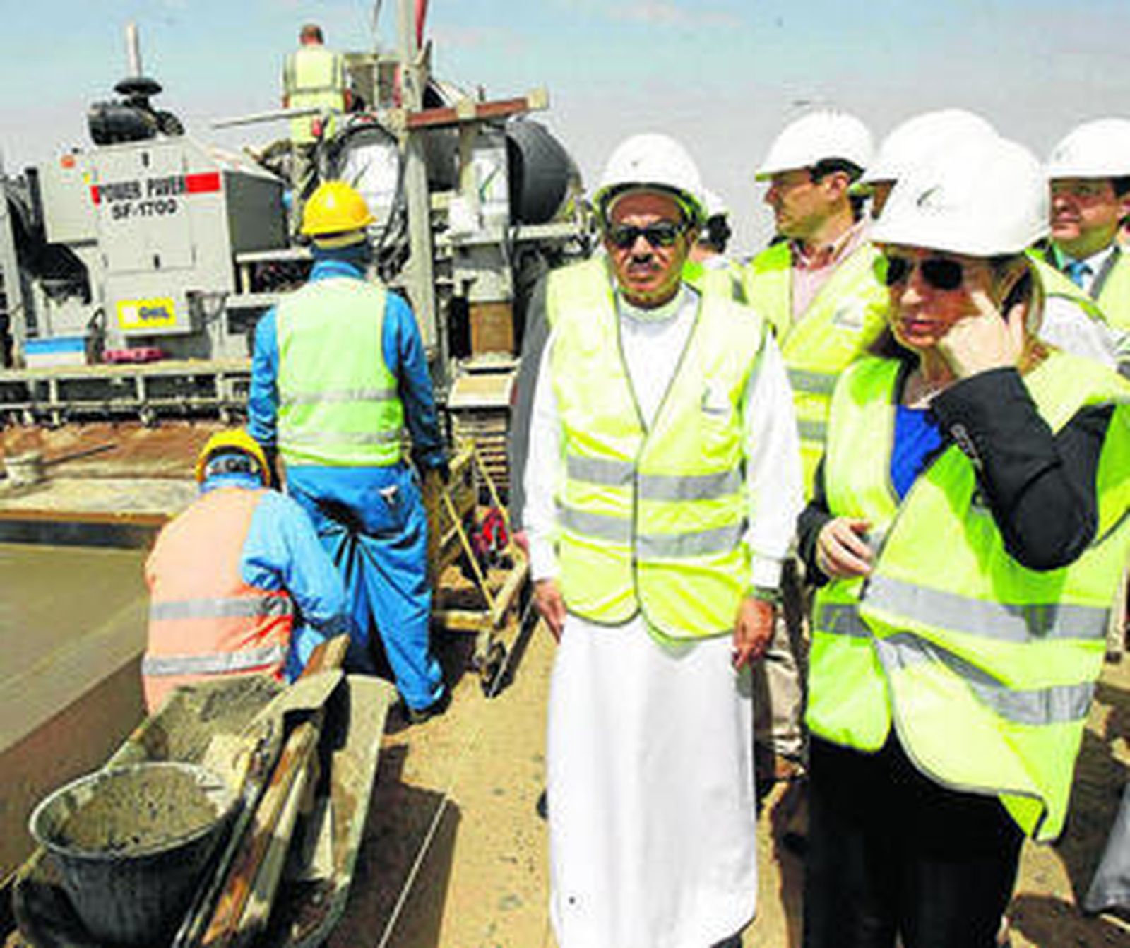 La ministra Ana Pastor, en febrero durante una visita a las obras del AVE La Meca-Medina.