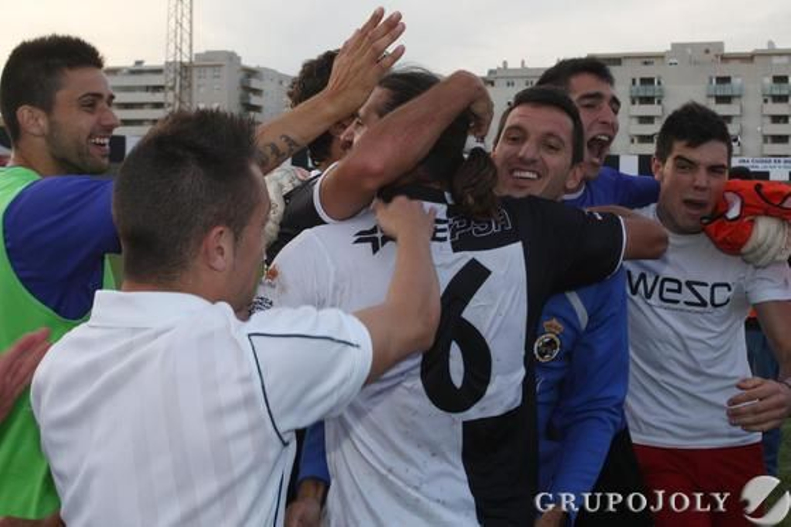 La Balona saca a relucir su calidad para dar un vuelco al resultado con un hombre menos.

Foto: Paco Guerrero