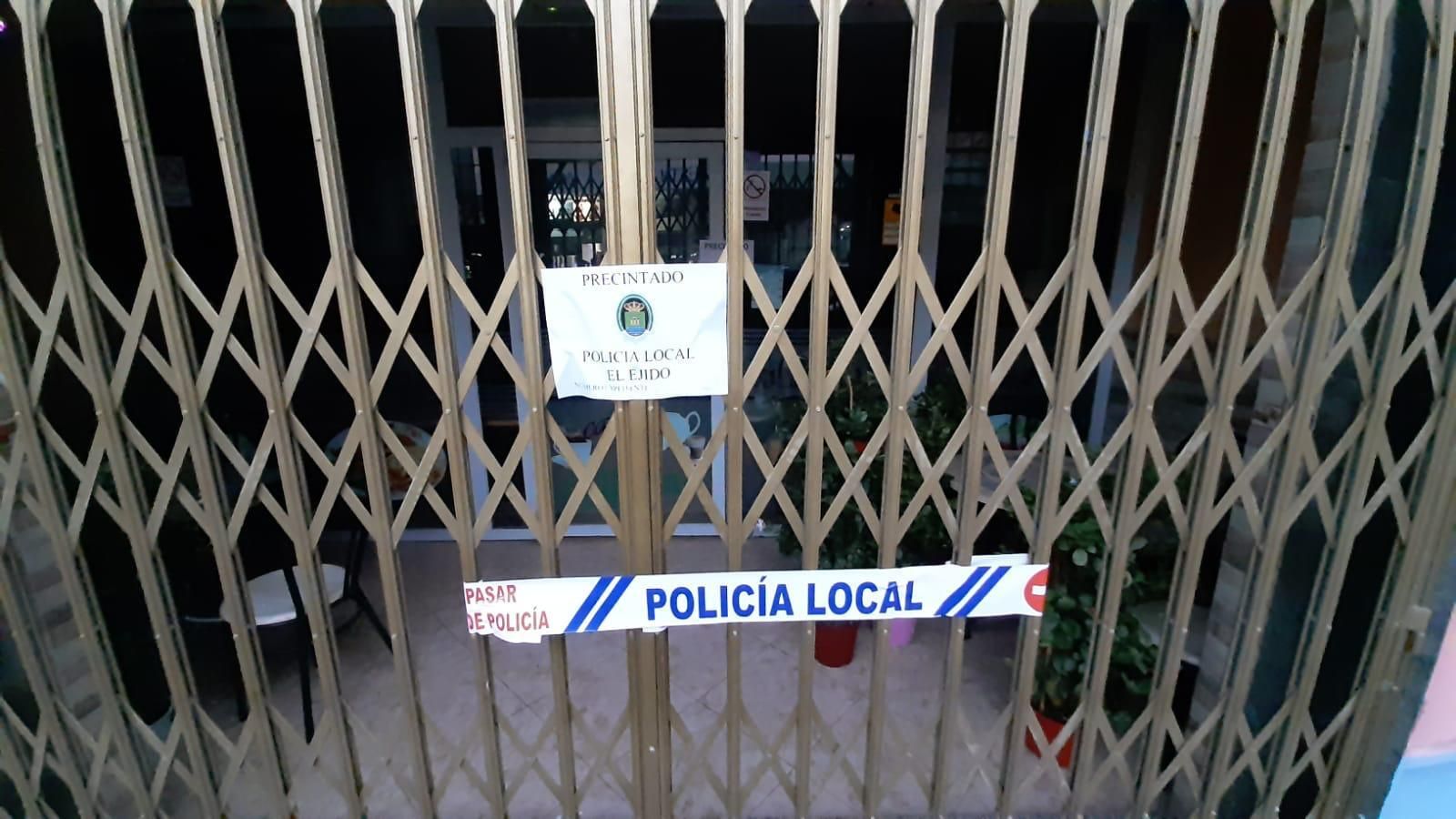 Local precintado por la Policía Local de El Ejido.