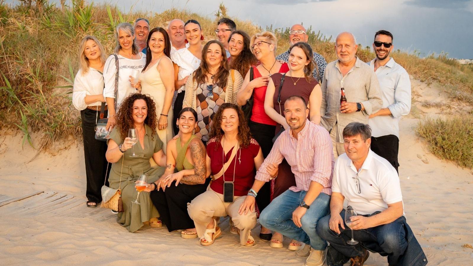 Regla Moreno, Nichole Hoffman, Carmen Periñán, Coraline Fernández, Jesús Vázquez, Fran García, Cristina Galindo, Miriam Colchón, Luisa Martín, Alberto García, Rocío Garrido, Sandra Ruiz, Juanma Vázquez, Manuela Expósito, Ángel Piñero, Axel Moya, Roberto Rodríguez y Pedro Alcedo. Regla Moreno, Nichole Hoffman, Carmen Periñán, Coraline Fernández, Jesús Vázquez, Fran García, Cristina Galindo, Miriam Colchón, Luisa Martín, Alberto García, Rocío Garrido, Sandra Ruiz, Juanma Vázquez, Manuela Expósito, Ángel Piñero, Axel Moya, Roberto Rodríguez y Pedro Alcedo.
