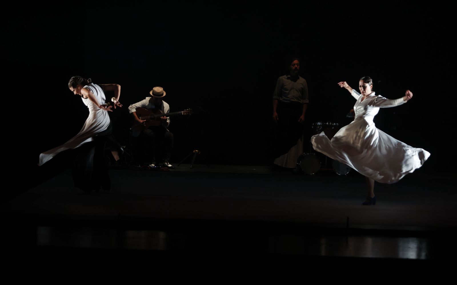 Las imágenes del espectáculo de Ana Morales en la Bienal