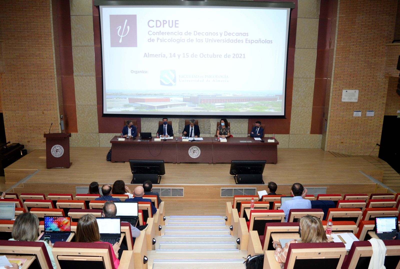 Decanas y decanos de Psicología afrontan en la UAL los retos futuros de esta titulación