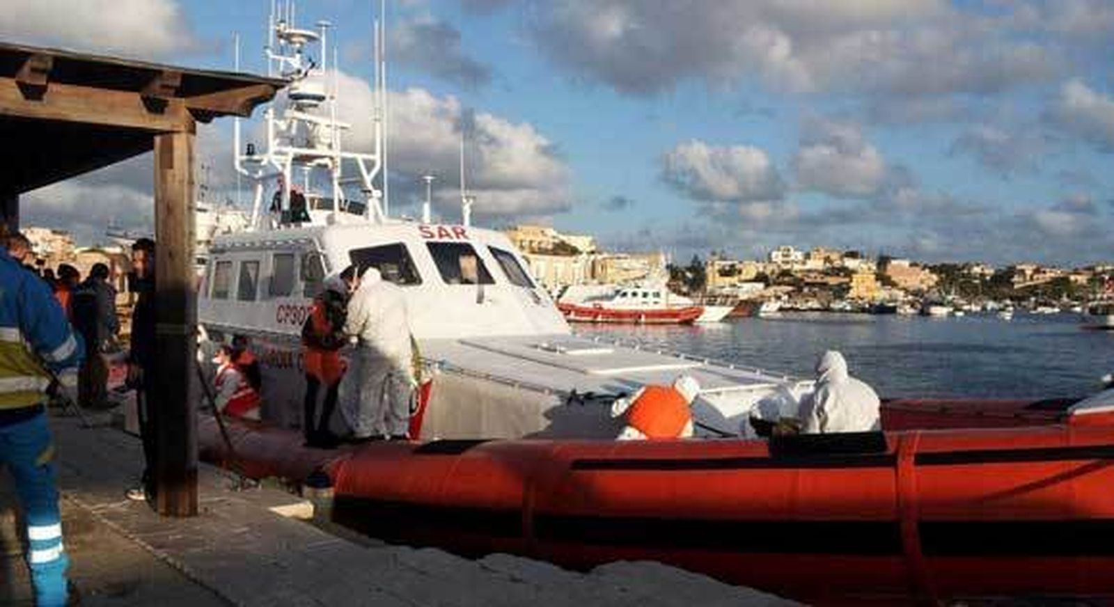 Al menos 300 inmigrantes mueren al sur de Sicilia