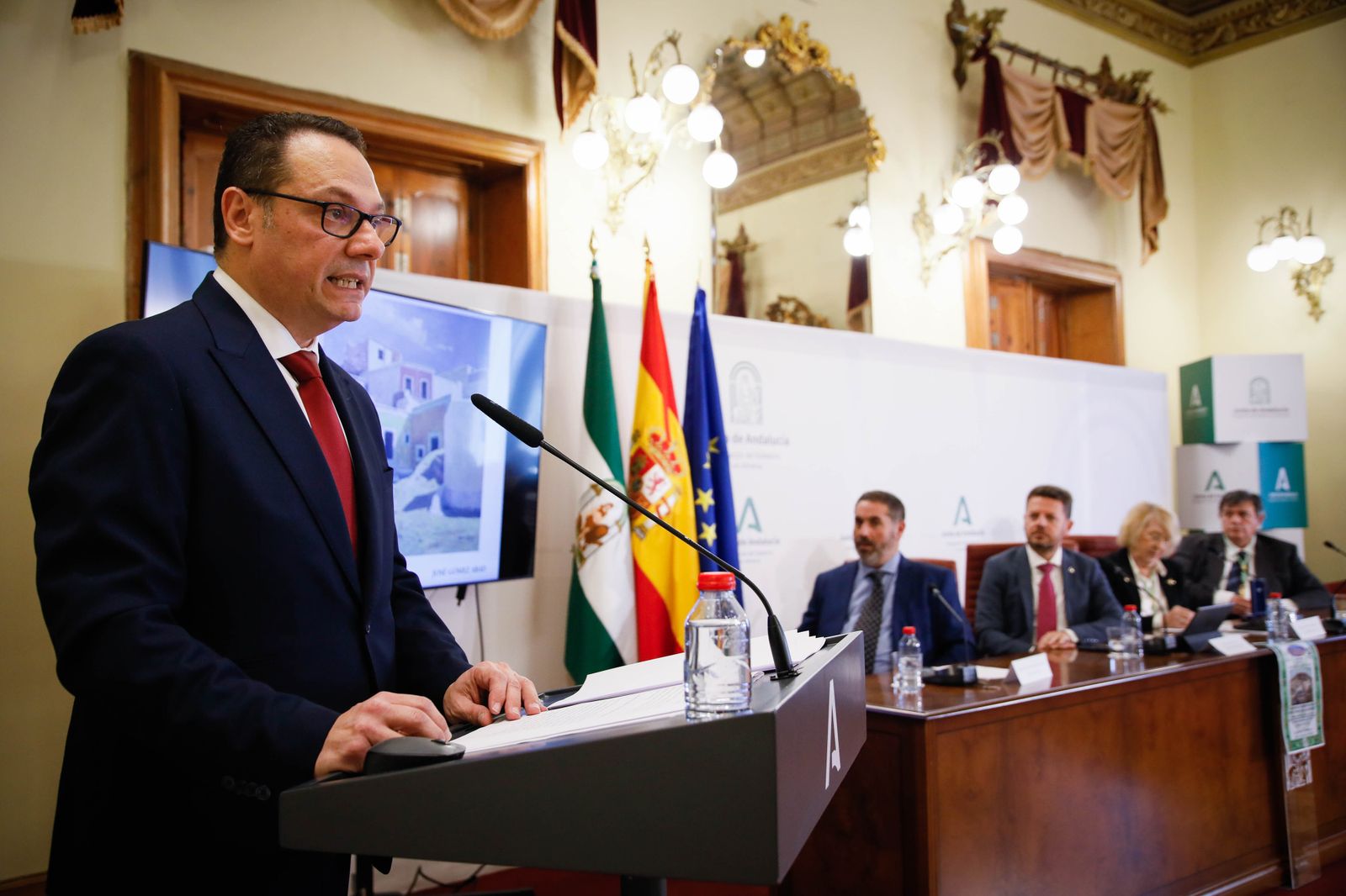 Juan Manuel Martín Robles ingresa como académico de Historia de Andalucía y te lo contamos en imágenes