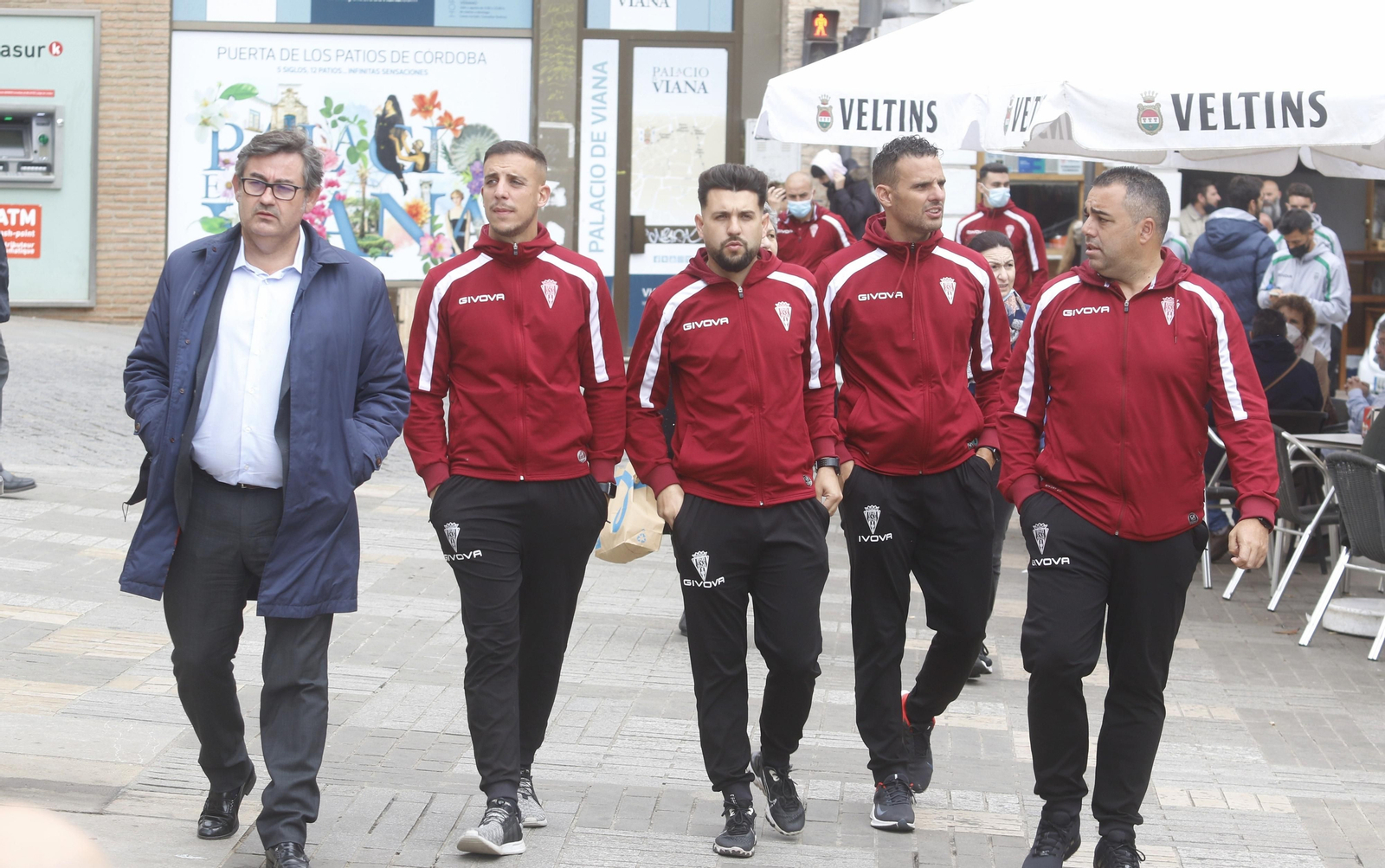La recepción del Ayuntamiento al Córdoba CF por su ascenso a Primera RFEF, en imágenes