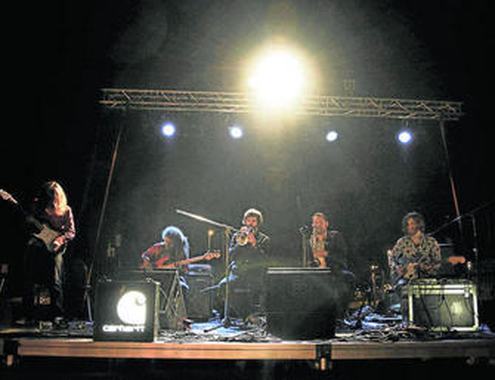 Los canarios de GAF fueron los encargados de cerrar la fiesta de presentación del Monkey.