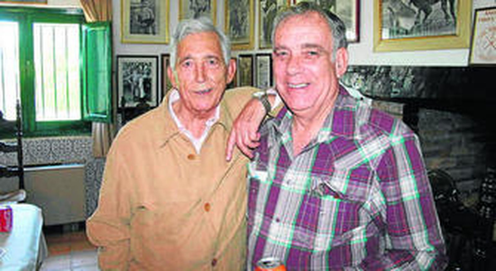 Una imagen reciente de Fernando Heredia Romero con Paco Camino, con quien mantiene una estrecha amistad.