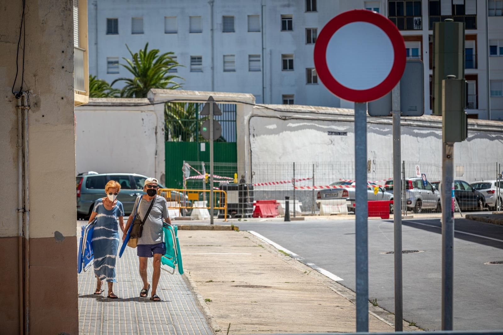 Señal de 'Prohibido circular' en la calle Marianista Cubillo.