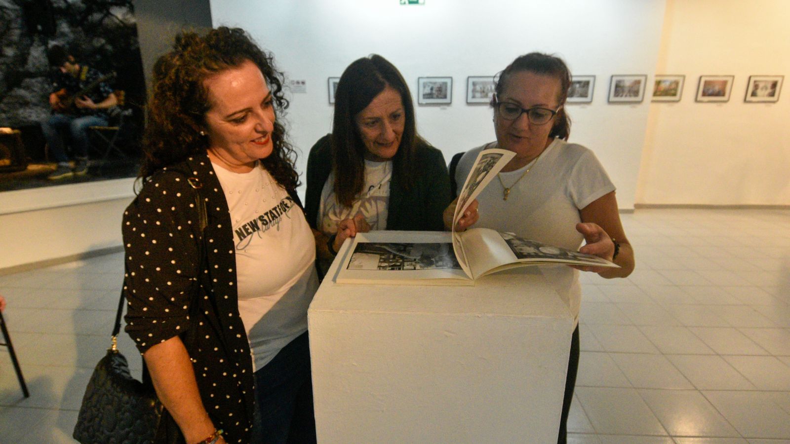 Inaguración de la exposición de Tomoyuki Hotta 'El Chato y la Bella'