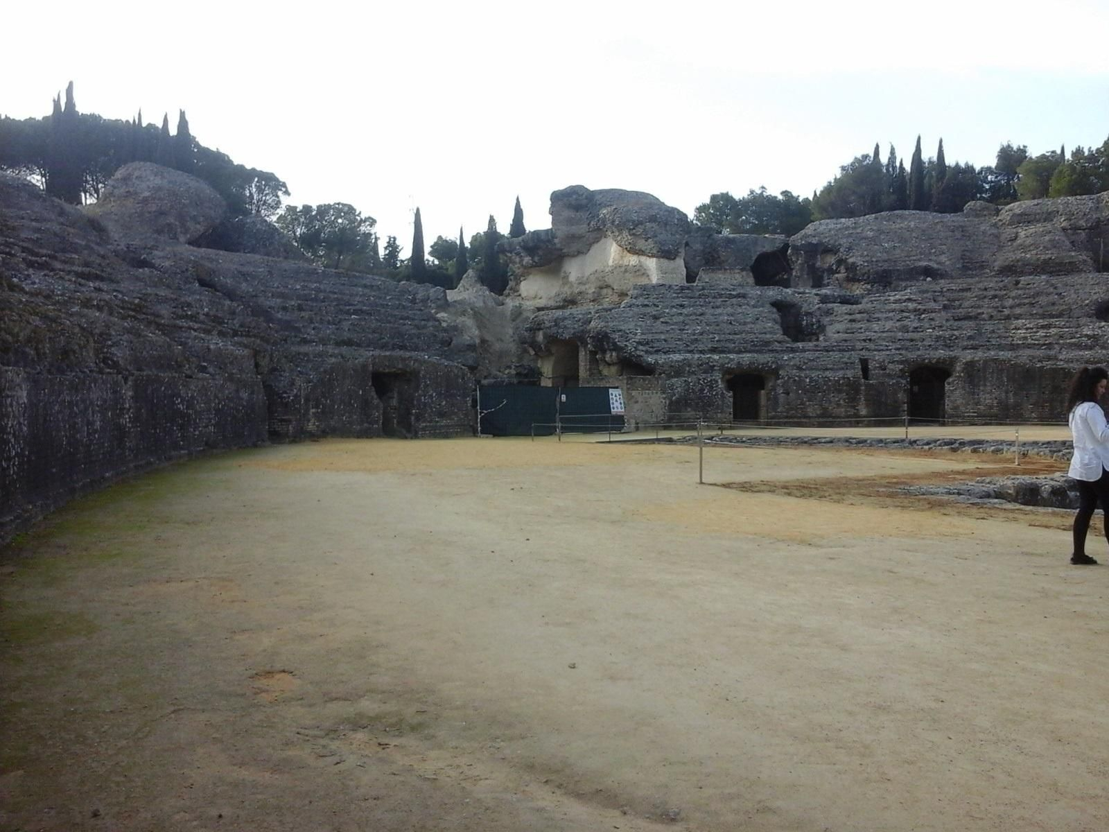 Puerta Libitinaria del anfiteatro romano de Itálica.