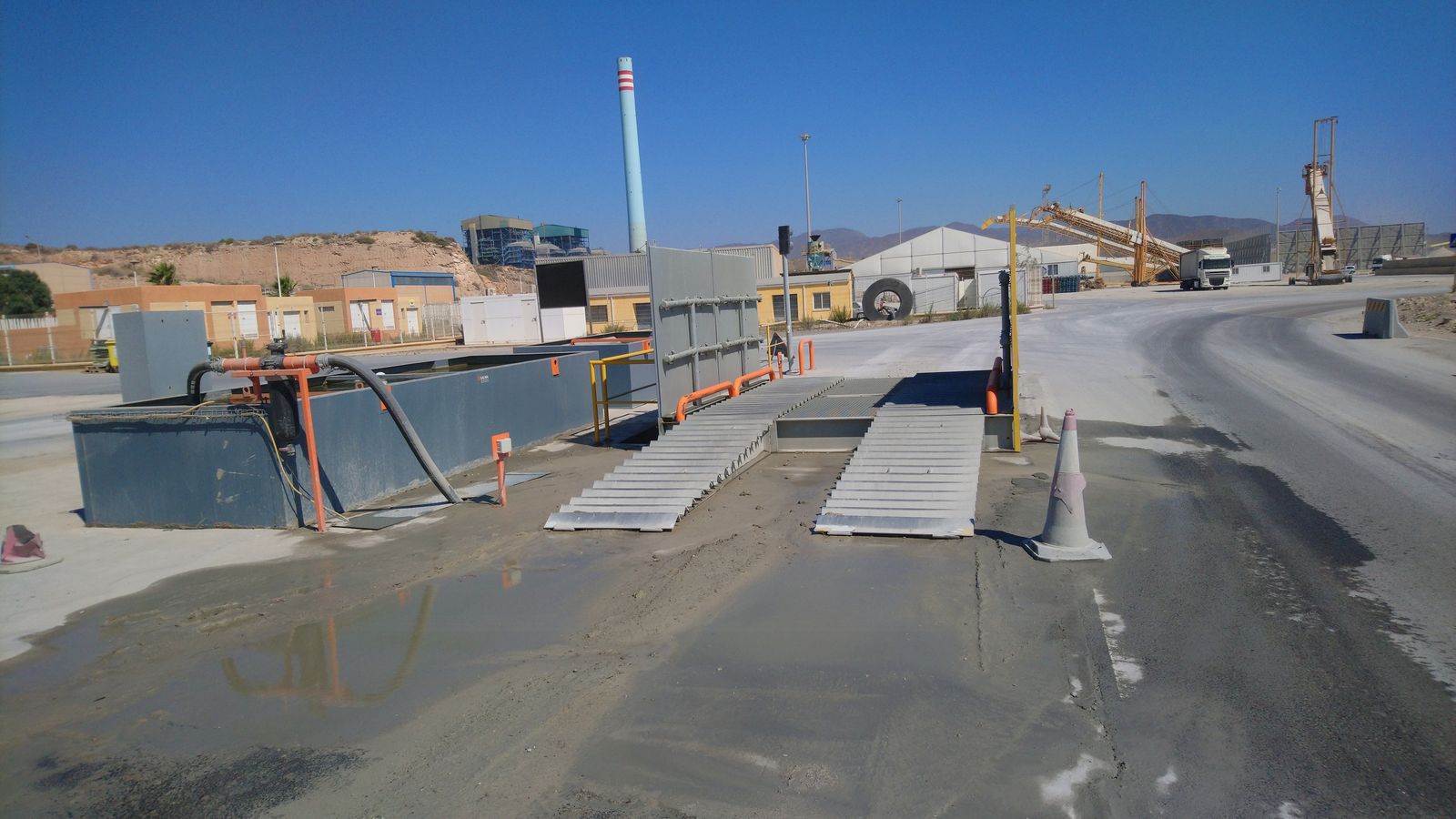 El lavaruedas que genera la polémica.