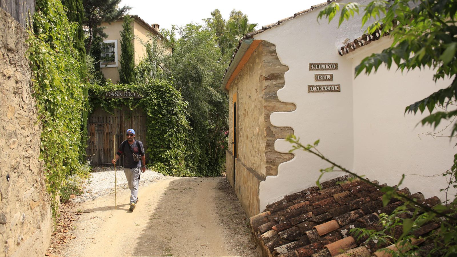 Entrada del camino a la Estación de Benaoján