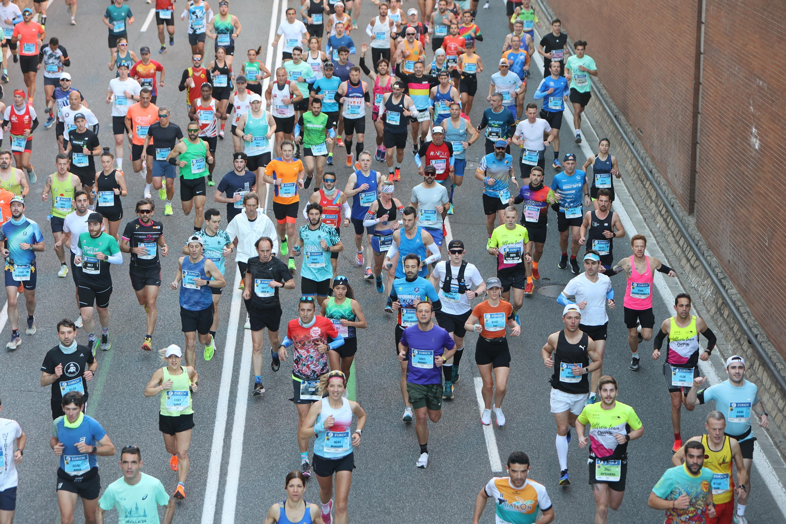 Búscate en la Zurich maratón de Sevilla