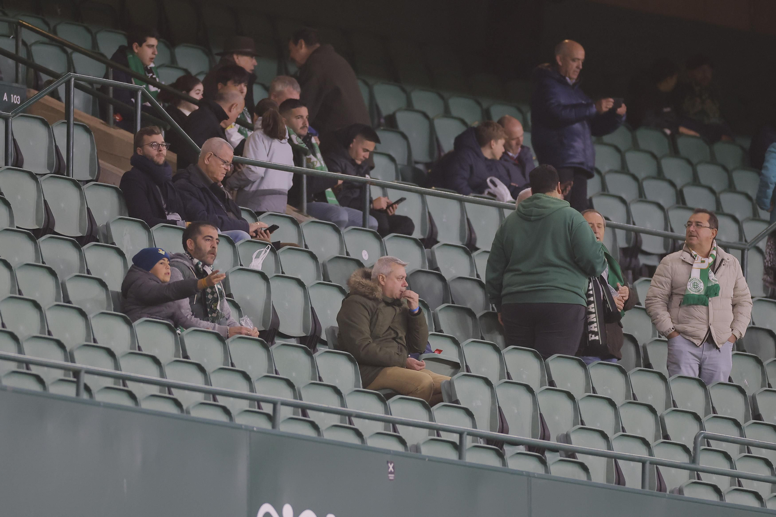 Búscate en las fotos del Betis-Girona