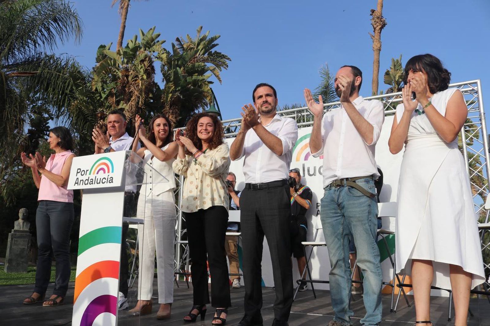 Inmaculada Nieto, junto a Irene Montero y Alberto Garzón en el cierre de la campaña electoral.