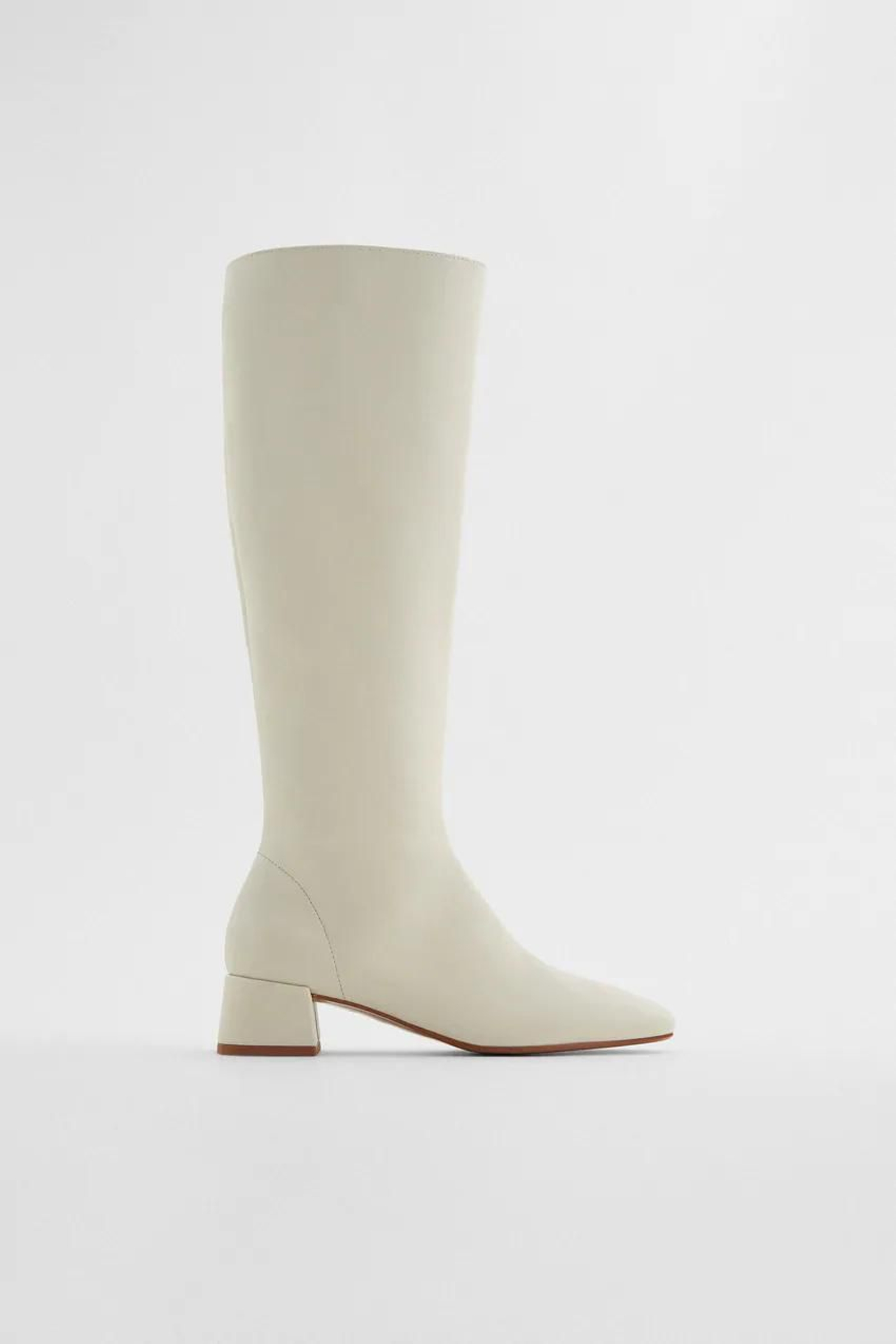 Las botas que vas a querer llevar todos los días y con todos tus 'looks'