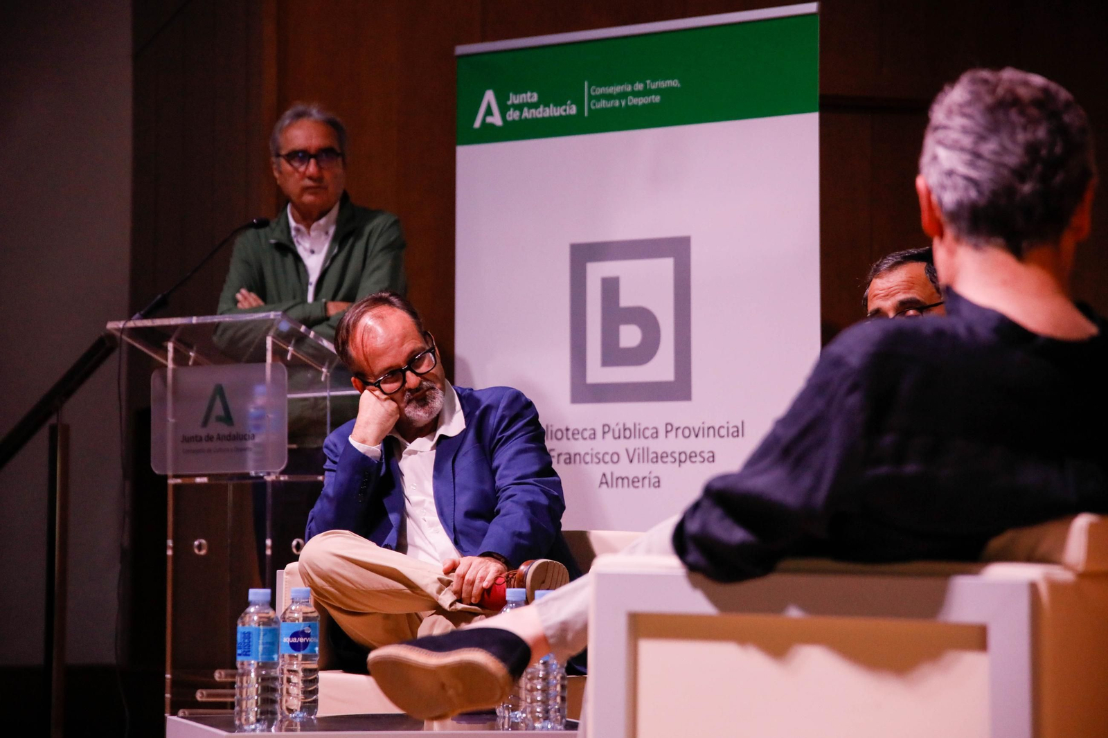 Imágenes de la presentación del documental "Almagrera, un sueño minero" en la biblioteca Villaespesa de Almería