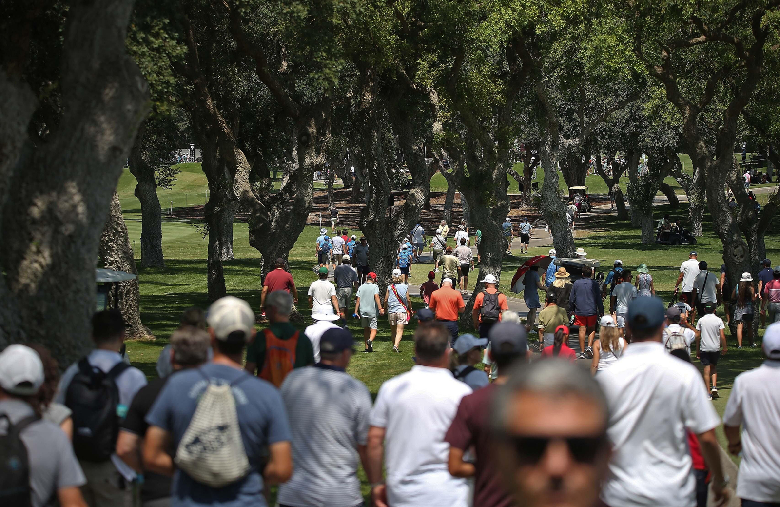 Ambiente durante la primera jornada del LIV Golf Andalucía 2023 en Valderrama