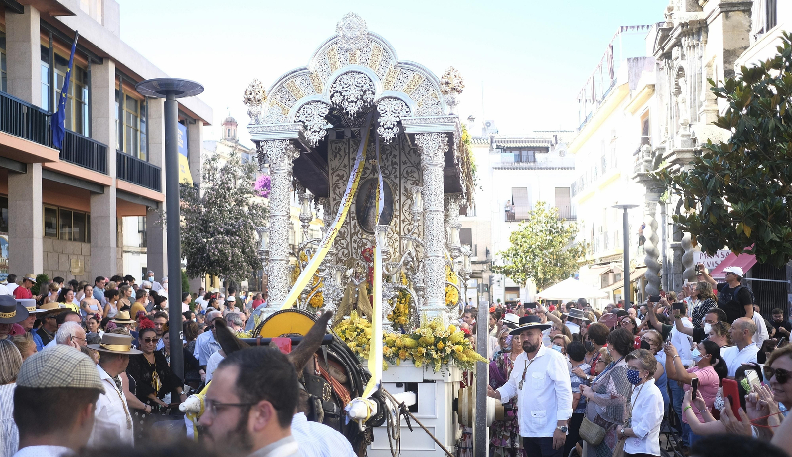 La emocionante salida de la Hermandad del Rocío de Córdoba,  en imágenes