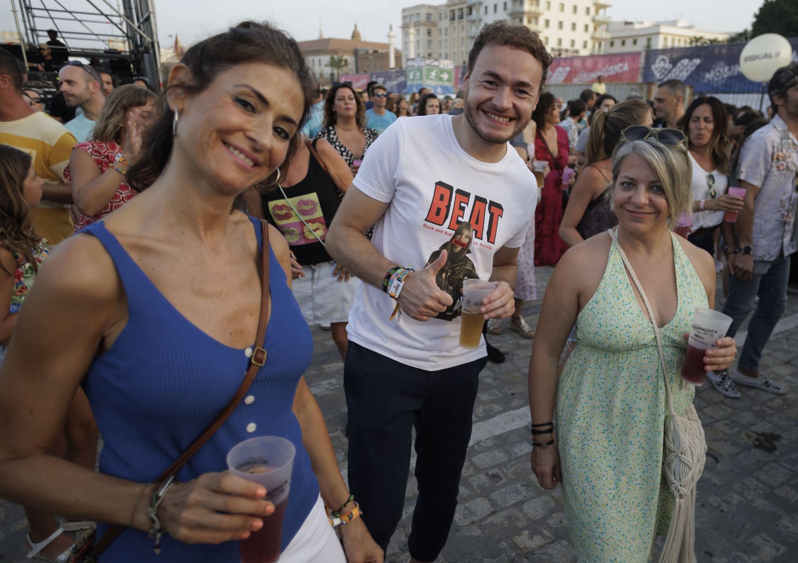 Búscate en las imágenes del primer día de conciertos en el festival  "No sin música"