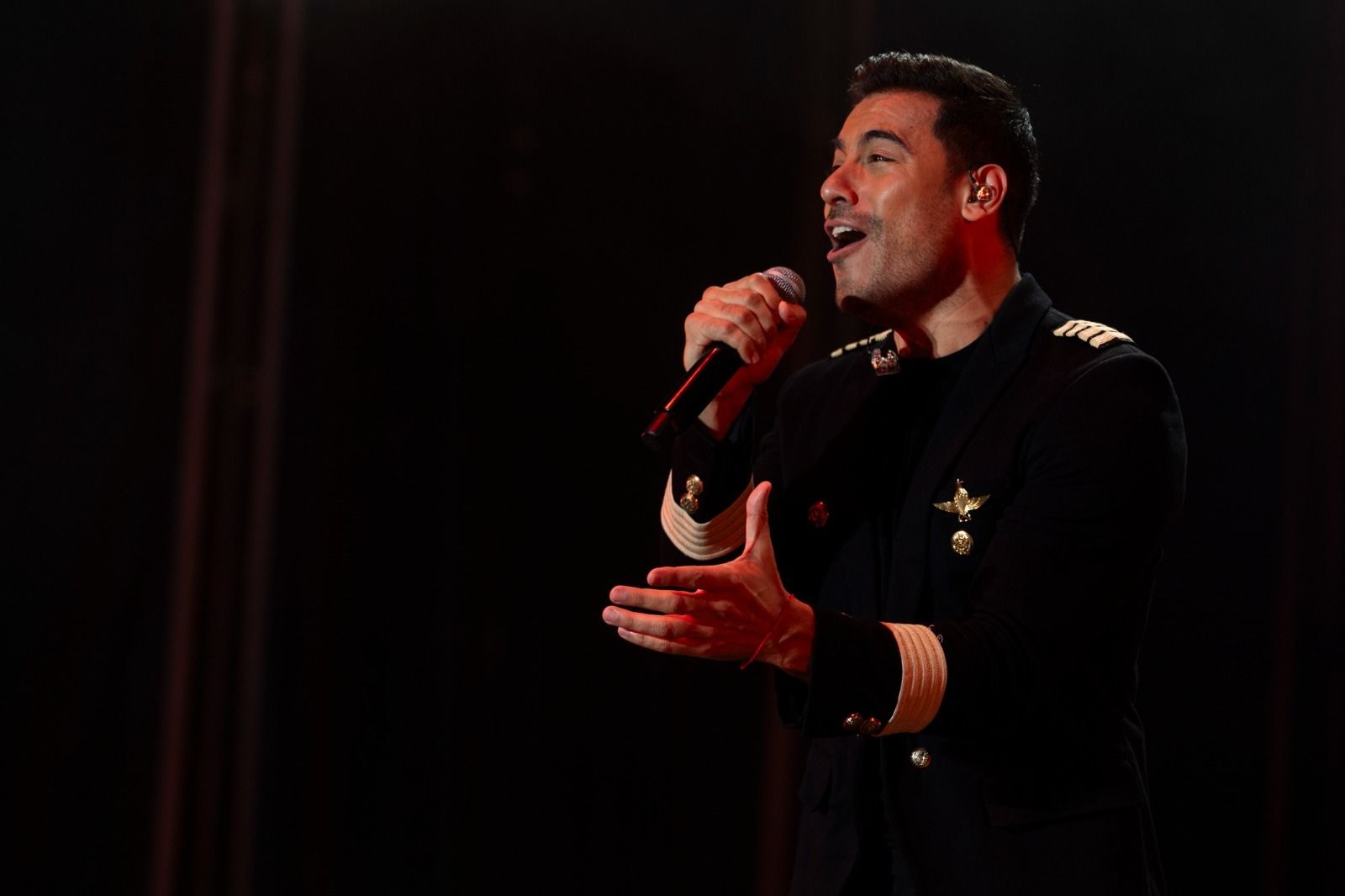 Búscate en las imágenes del concierto de Carlos Rivera en Concert Music Festival de Chiclana.