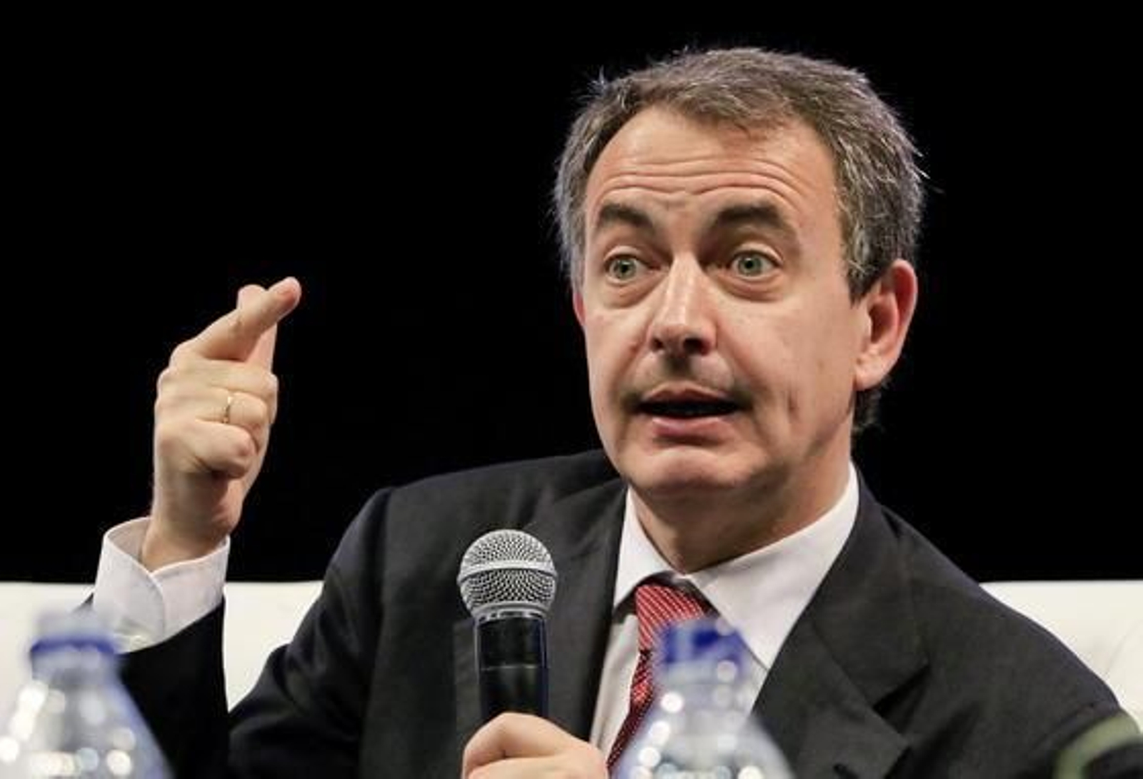 Zapatero pensó en Susana Díaz como "buena opción" pero respeta su decisión
