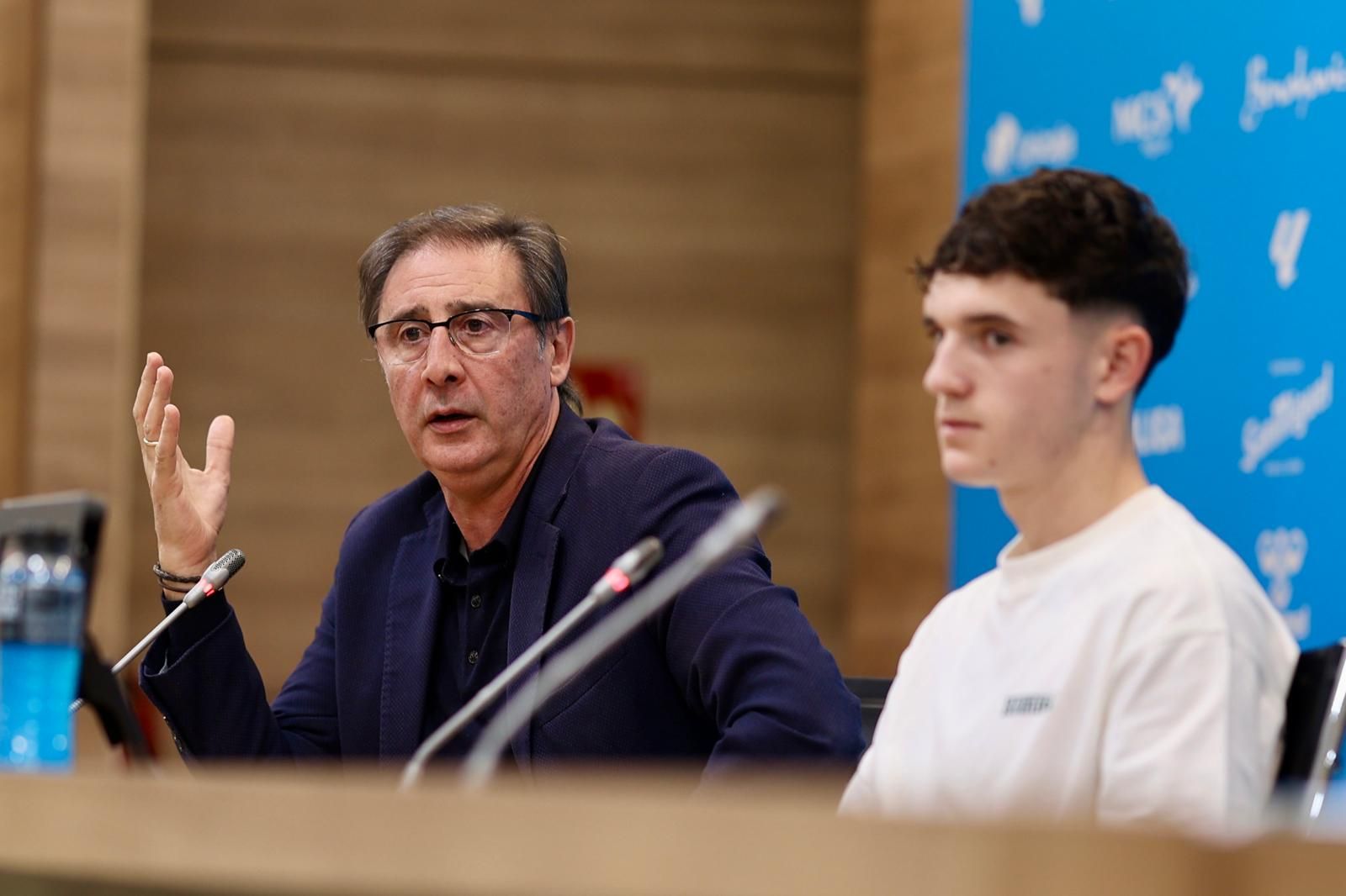 Loren Juarros, en el acto de renovación