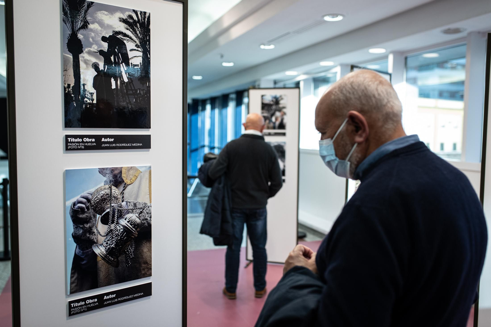 Imágenes de la entrega de premios cofrades de fotografía en el Corte Inglés