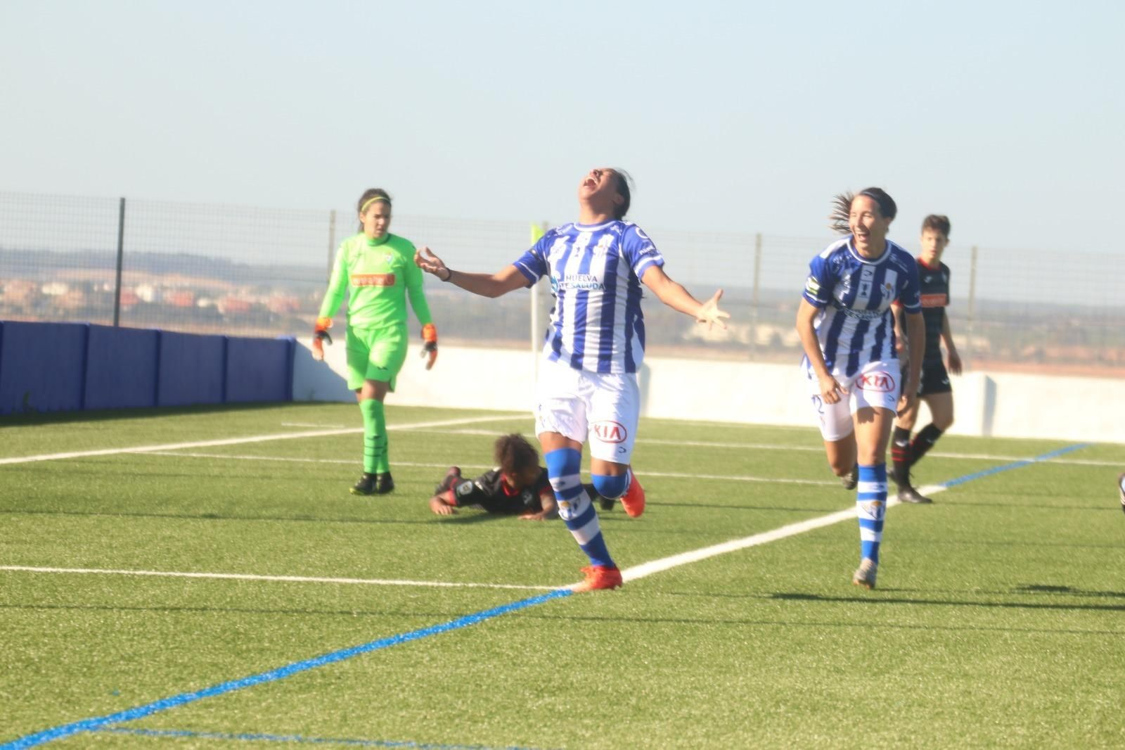 Mayra Ramírez festeja el tanto que anotó ante el Éibar y que supuso el 1-0.