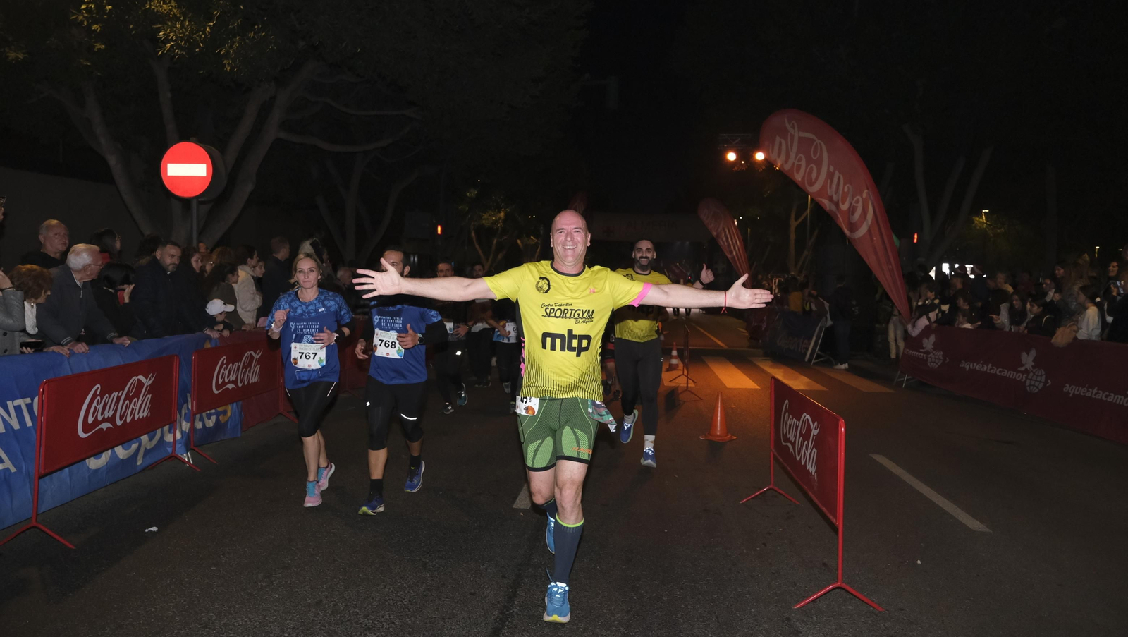 Imágenes de la XIV edición de la San Silvestre de Almería