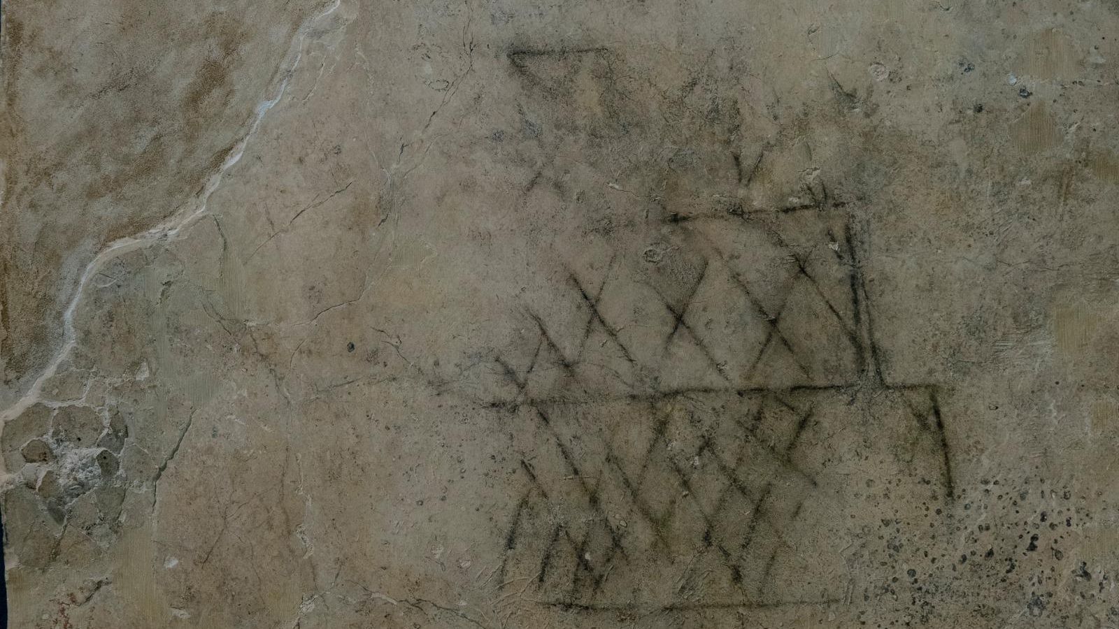 Detalle del segundo grafito encontrado en la pared de una de las piletas de la Factoría de Salazones. Detalle del segundo grafito encontrado en la pared de una de las piletas de la Factoría de Salazones.