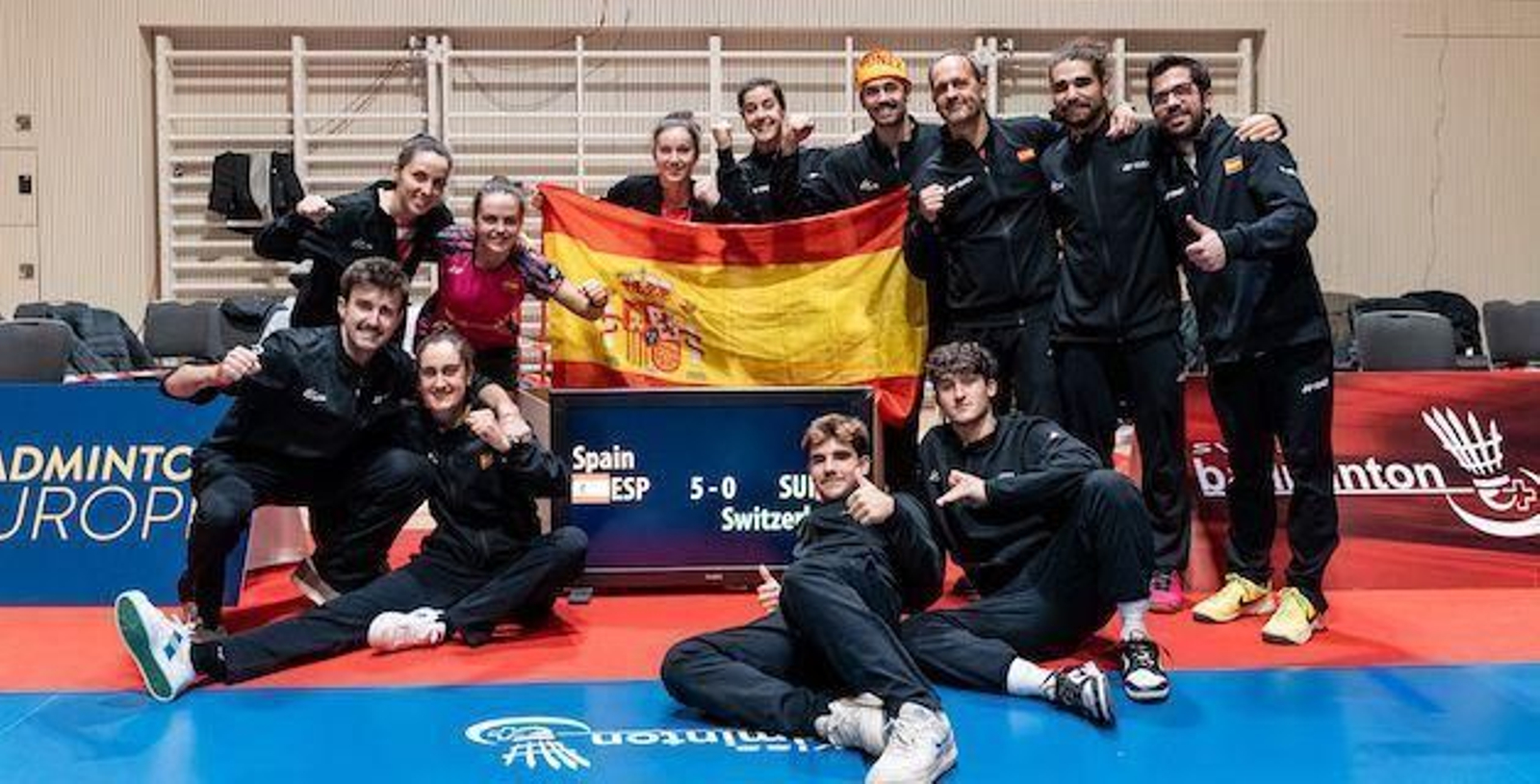 La selección festeja la contundente victoria sobre la anfitriona Suiza.