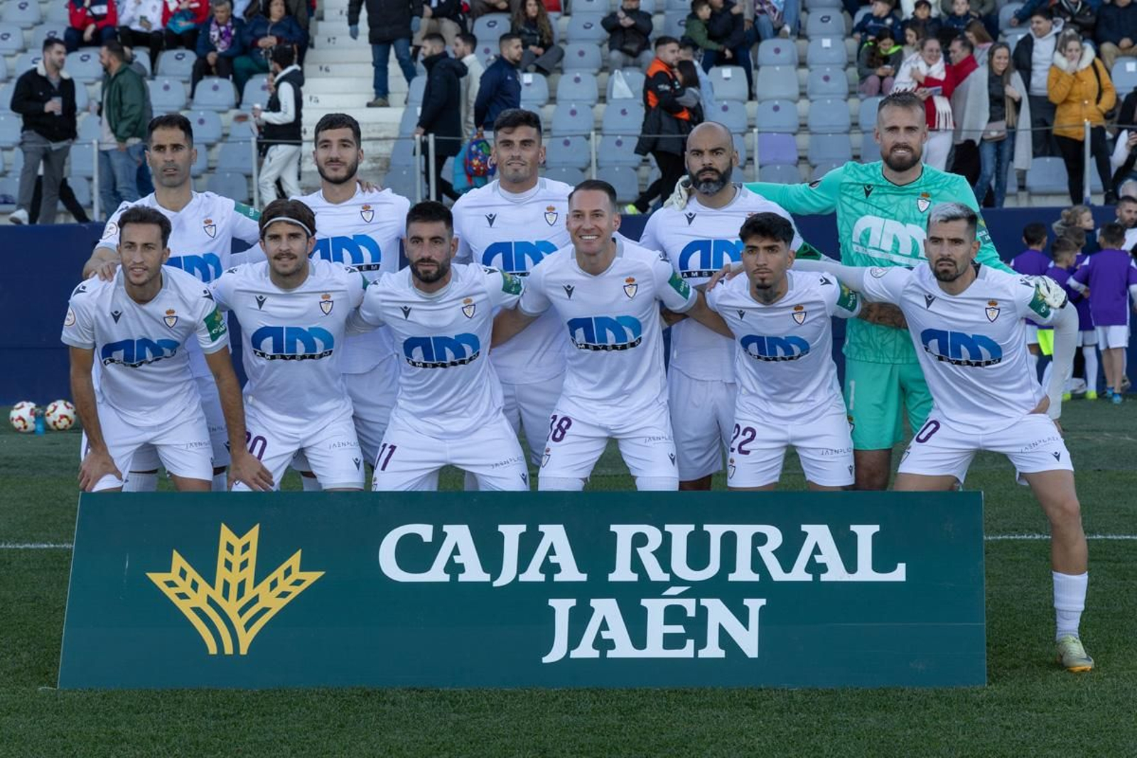 La euforia de la victoria in extremis del Real Jaén ante el Marbellí, en imágenes