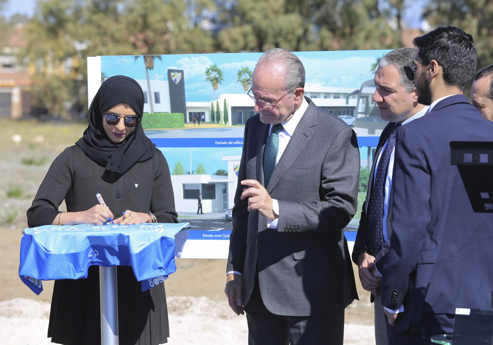 Hamyan Al-Thani, con Francisco de la Torre, Elías Bendodo, Nayef Al-Thani y Ruiz Espejo