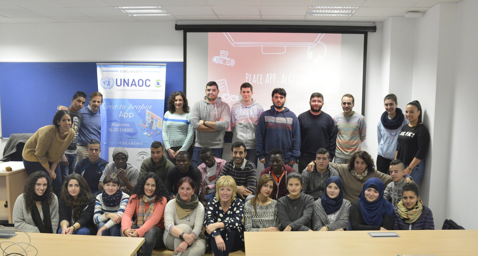 Los participantes en el programa que desarrolla la Alianza de Civilizaciones en el edificio I+D+i.