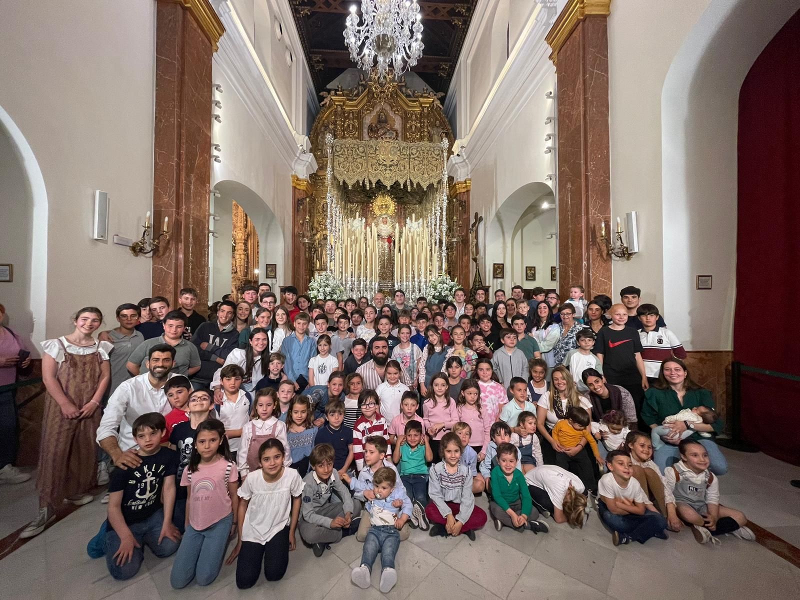 Tarde de priostía infantil en la calle Pureza