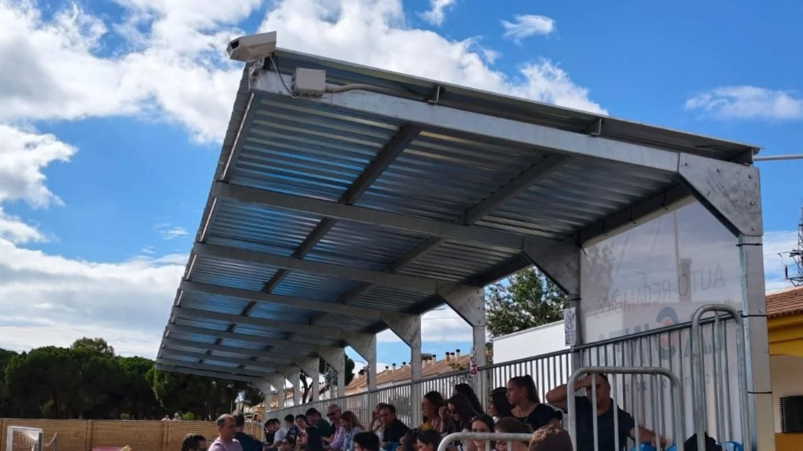 Cámara automatizada en la grada del campo municipal de Aljaraque.