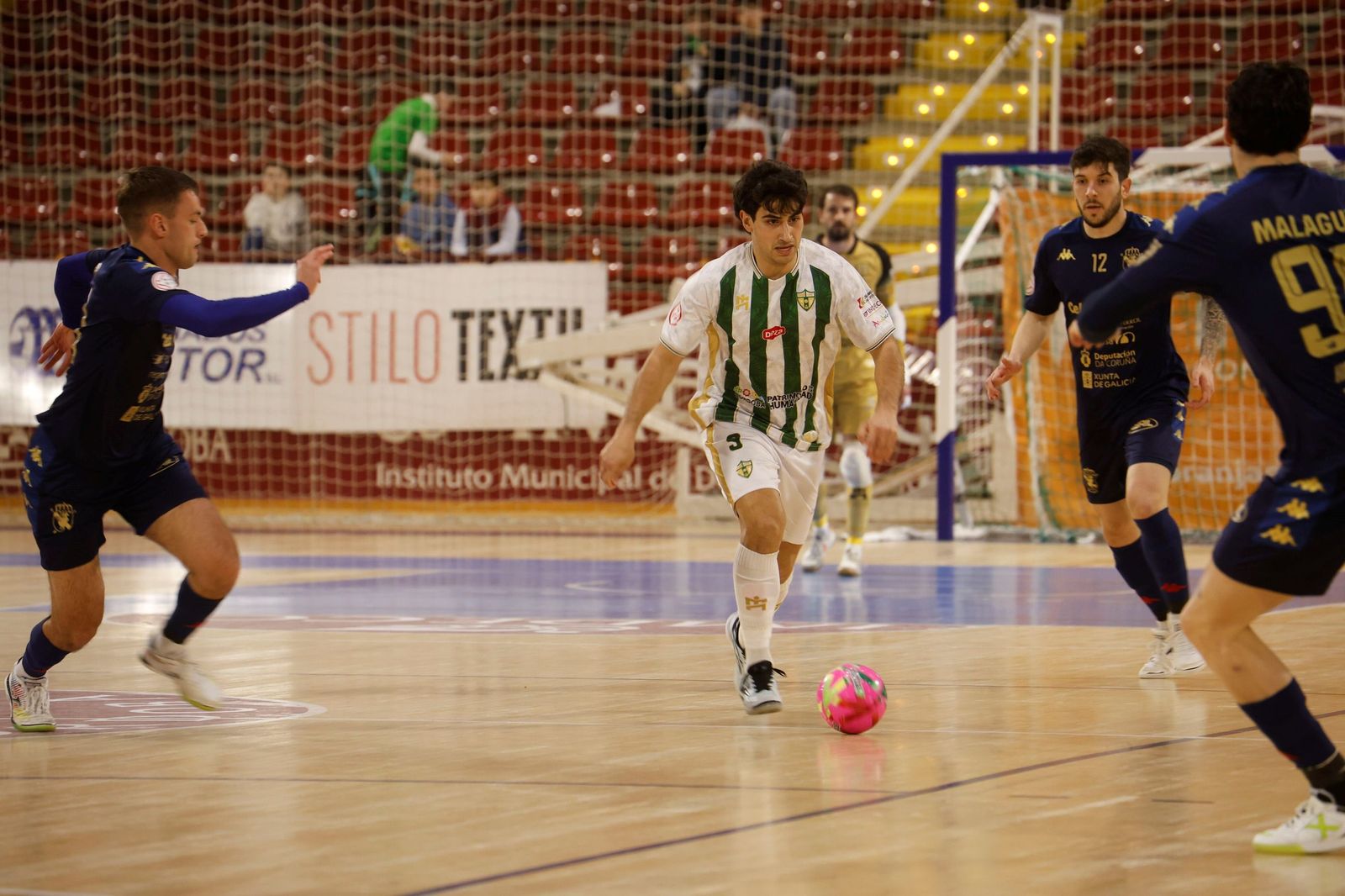 Las mejores fotos del ambiente en Vista Alegre para el Córdoba Futsal - O Parrulo Ferrol
