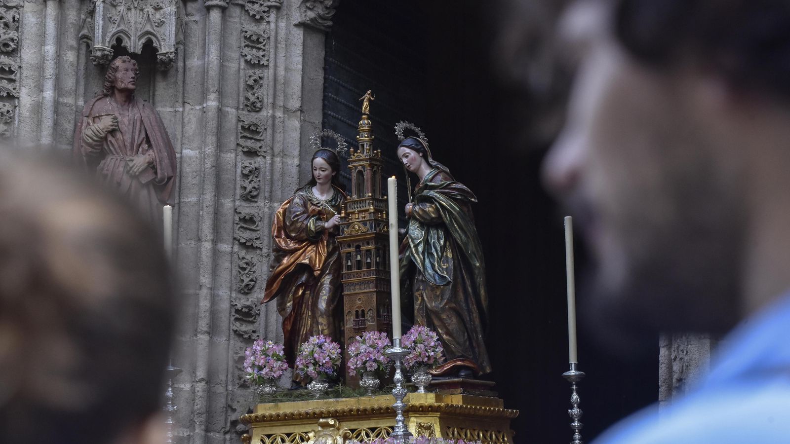 El paso de las Santas Justa y Rufina.