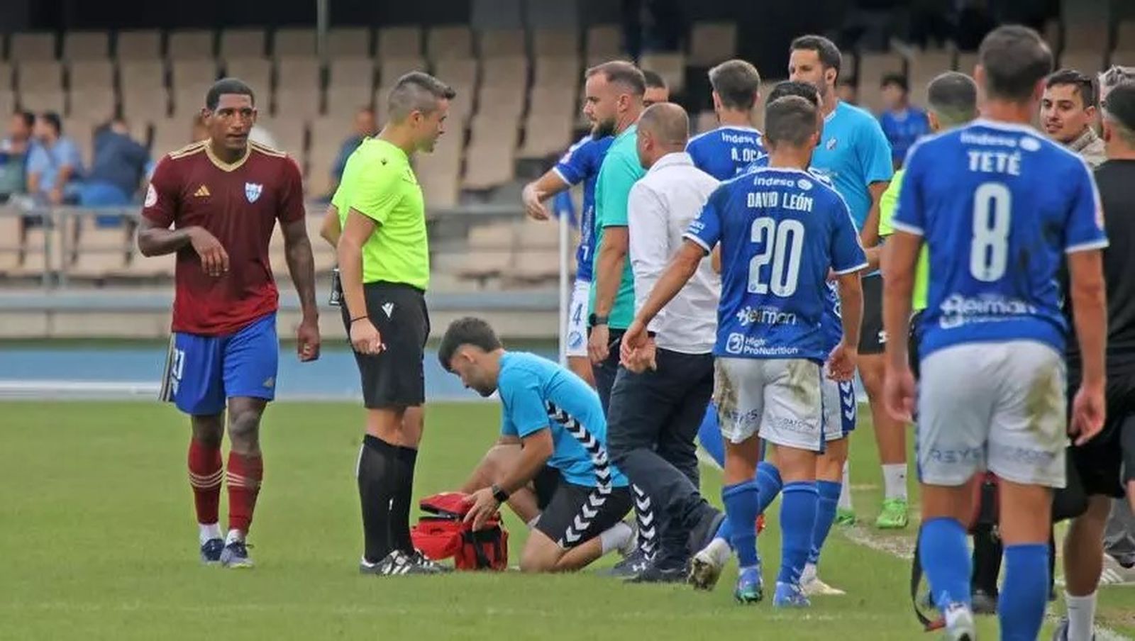 Seth Vega (i) en el partido Xerez DFC - La Unión Atlético.