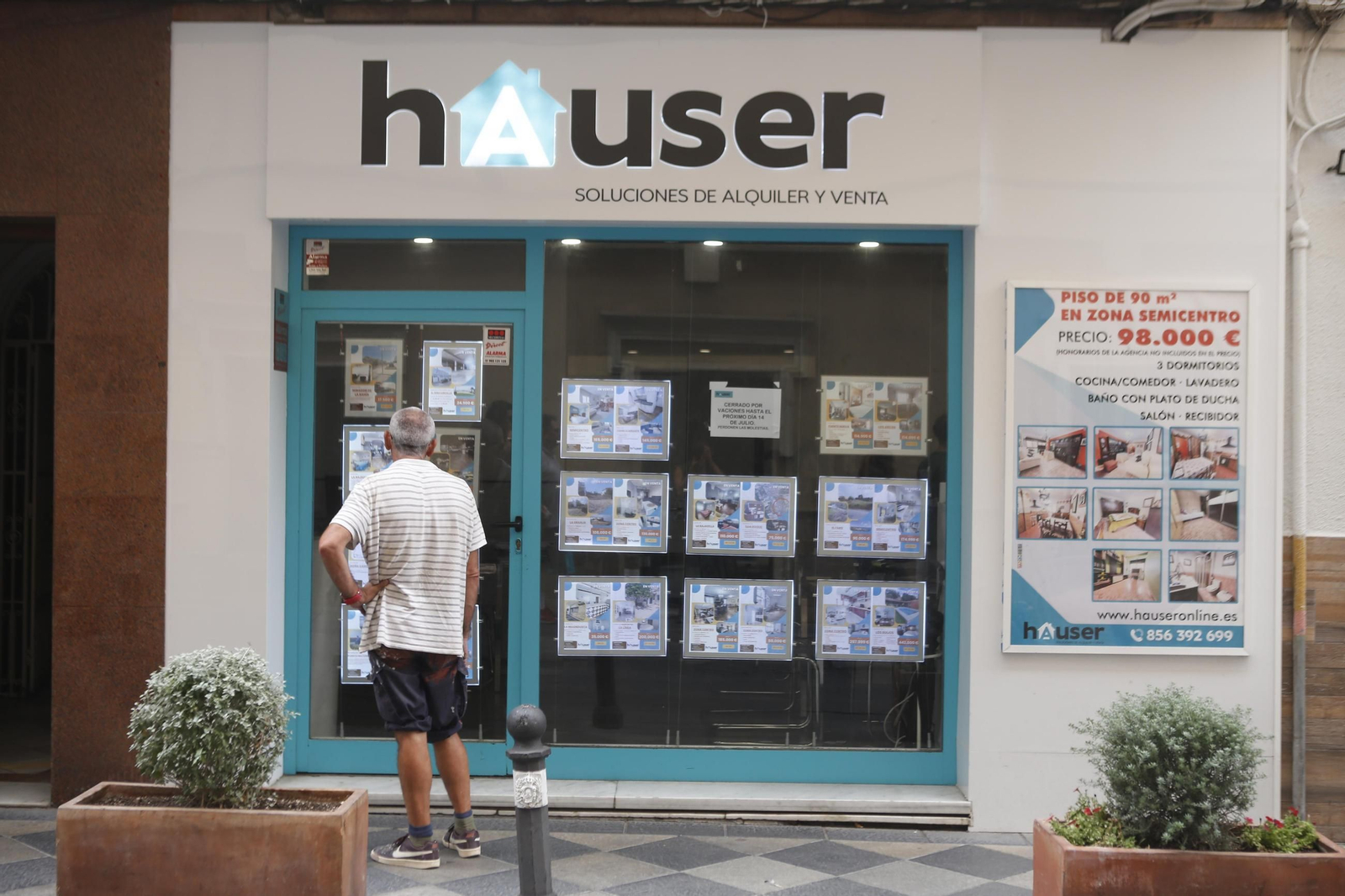 La inmobiliaria Hauser, cerrada este viernes.
