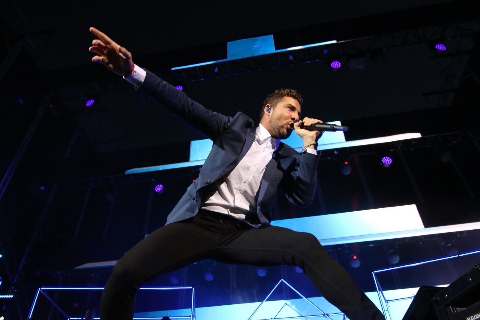 Bisbal presenta su nuevo trabajo en Los Califas