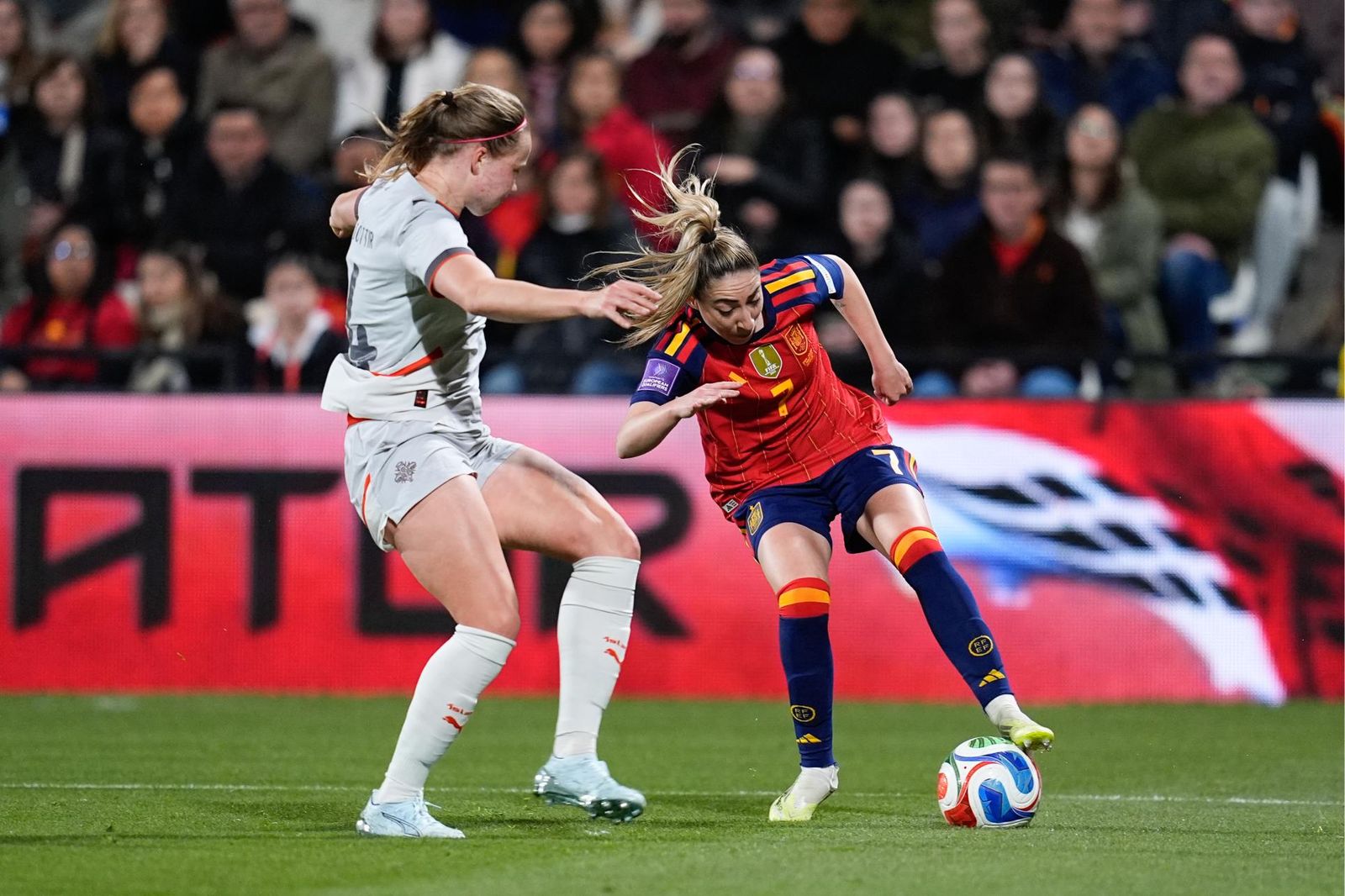 Las fotos del España-Islandia de fútbol femenino