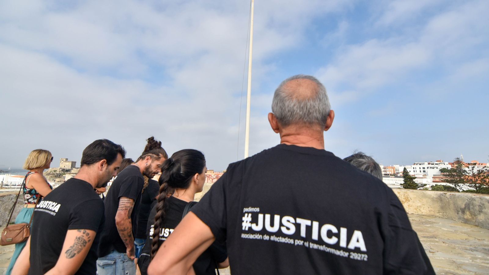 Homenaje a las victimas de la tragedia de 100% Fun Tarifa