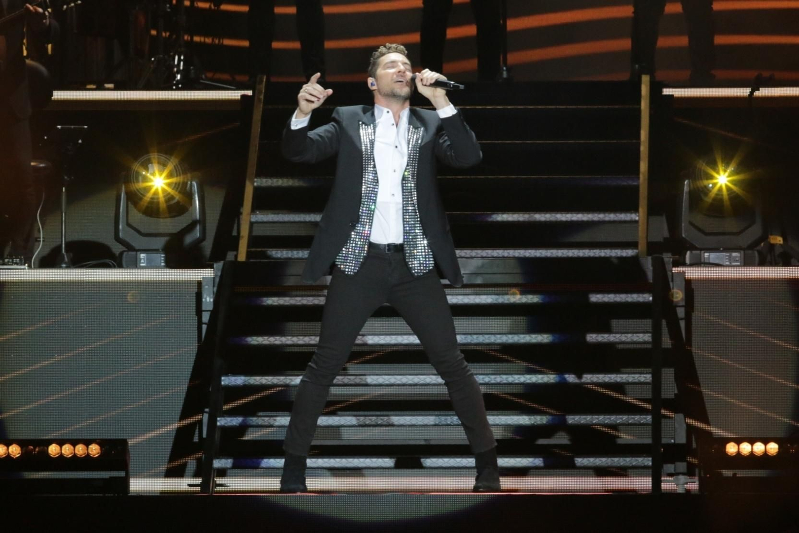 Las mejores imágenes del concierto de David Bisbal en Almería