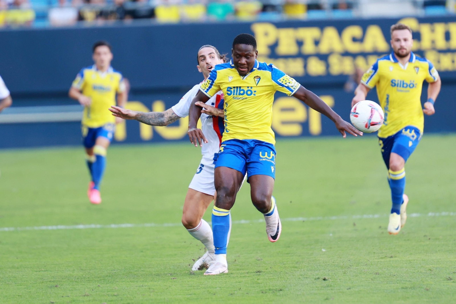 Búscate entre las fotos del partido de fútbol Cádiz CF - CD Eldense