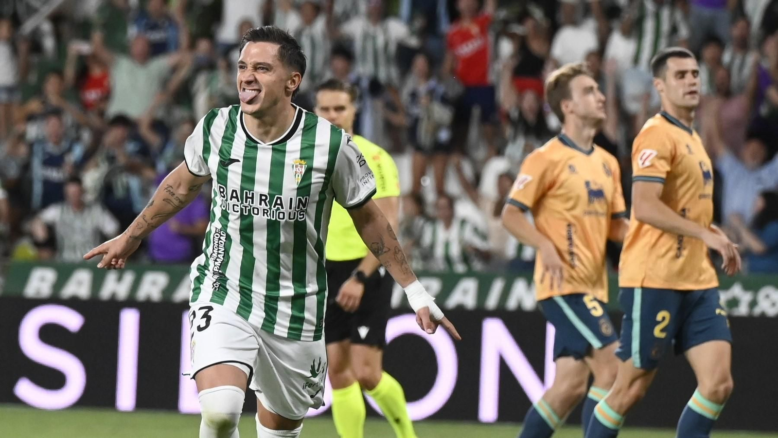 Carracedo celebra el gol del empate del Córdoba CF ante el Racing de Santander.