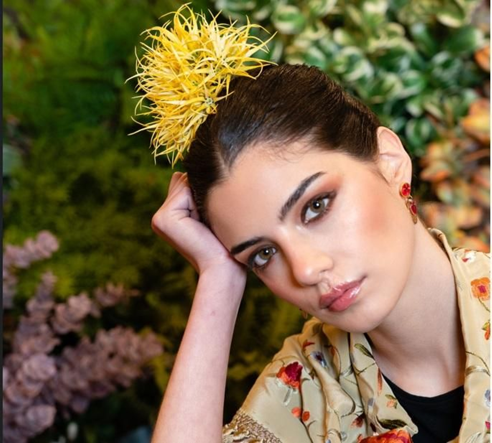 Ni rosas ni claves, la tendencias en flores para El Rocío 2025 son los ramilletes de amapolas.