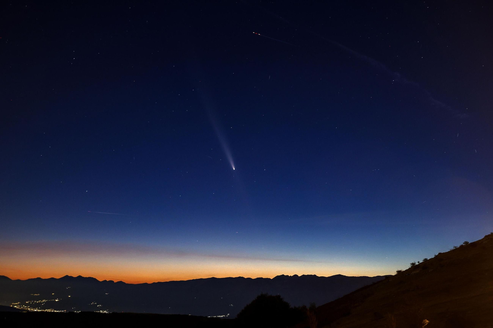 Espectáculo visual: El paso del cometa del siglo a lo largo y ancho del mundo